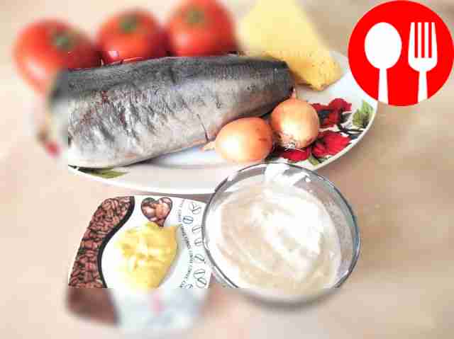 Смажьте форму для запекания маслом. Лук...