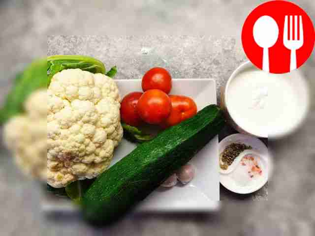 Разделите цветную капусту на соцветия. Чеснок...