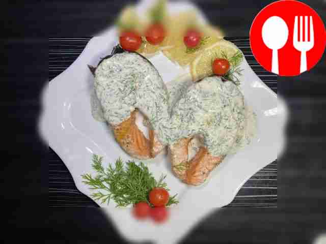 Ароматный лосось в лимонной смеси и сливочном соусе