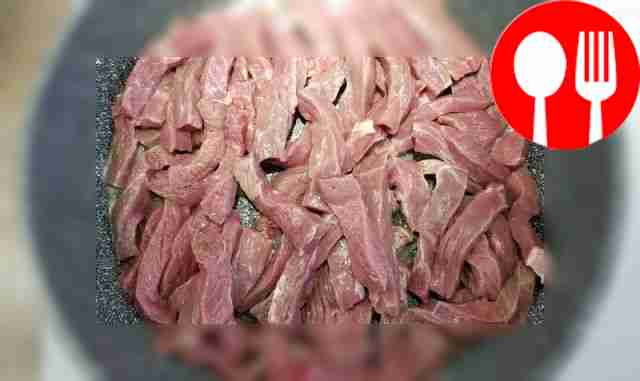 Cut the meat into thin pieces. Melt the butter...