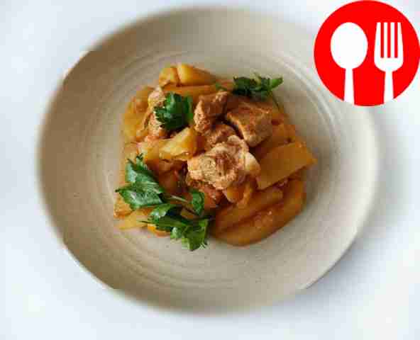 Сытное азу из свинины с картофелем Hearty pork basics with potatoes