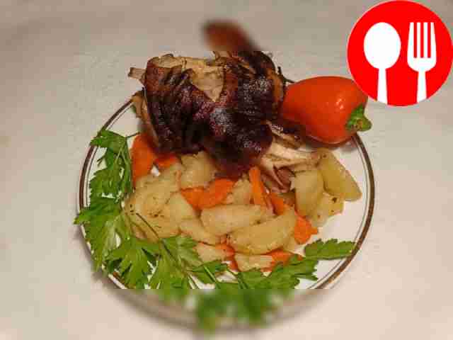 Сытное азу со свиной рулькой Hearty basics with pork knuckle