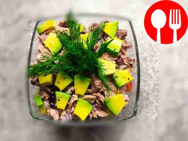 Delicious salad with tuna and avocado