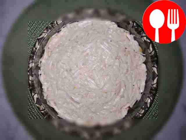 Spicy salad with sausage cheese and smoked chicken