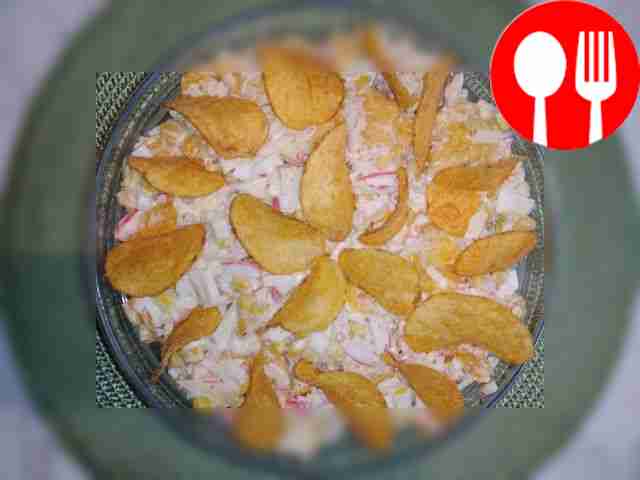 Salad with crab sticks and chips