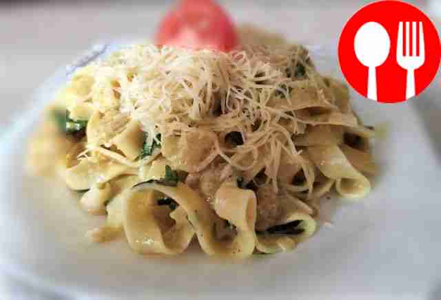 Fettuccine pasta with shrimp