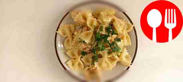 Простые макароны с семгой