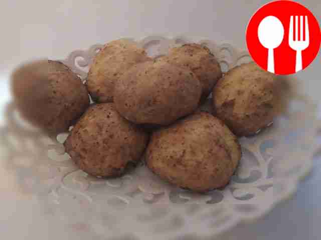 Домашние творожные булочки с вареньем из айвы