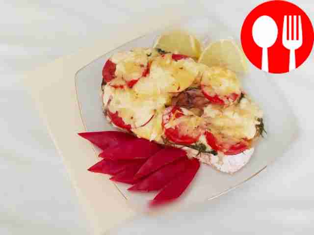 Запеченная семга с сыром и зеленью