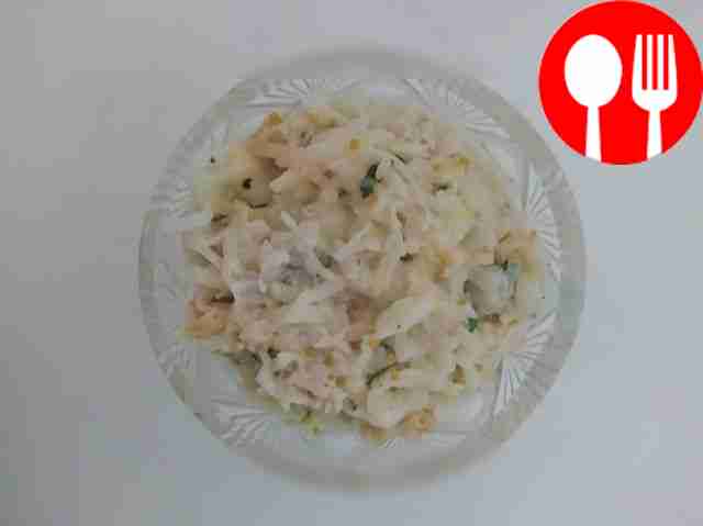 Vitamin salad with apple and kohlrabi