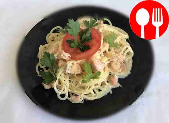 Pasta with seafood and cream sauce