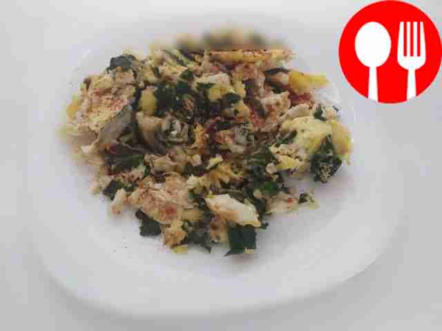 Перед подачей украсите блюдо свежими листьями...