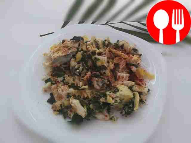 Быстрая яичница со шпинатом