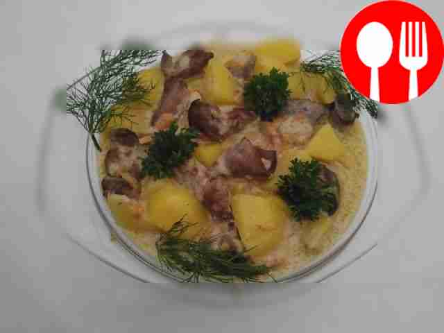 Potatoes baked in a slow cooker with pork liver