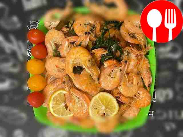 King prawns with herbs and lemon