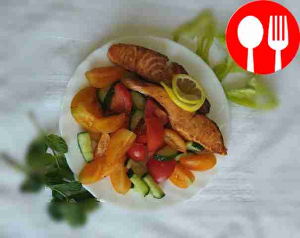 Simple grilled salmon with vegetable salad