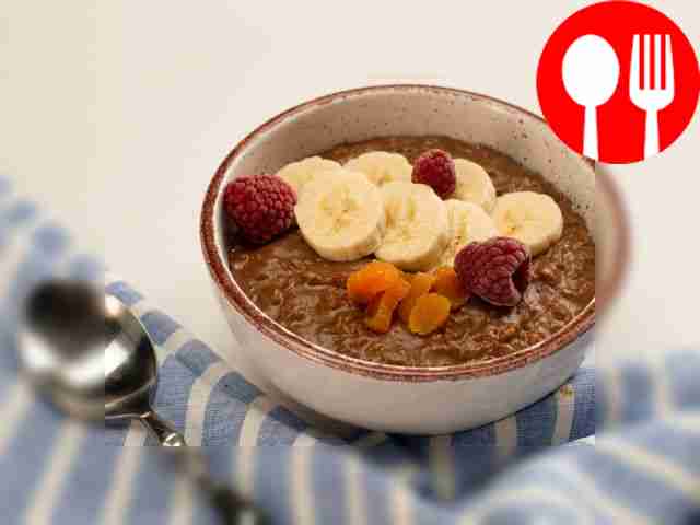 Овсяная каша с бананом и шоколадом