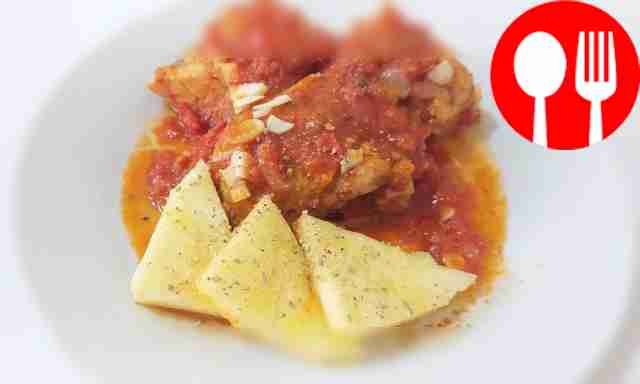 Garlic chakhokhbili with pineapple