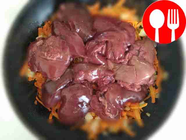 Добавьте к остальным ингредиентам печень,...