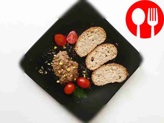 Нежный паштет из куриной печени и сливок