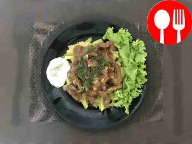 Azu with sour cream and beef