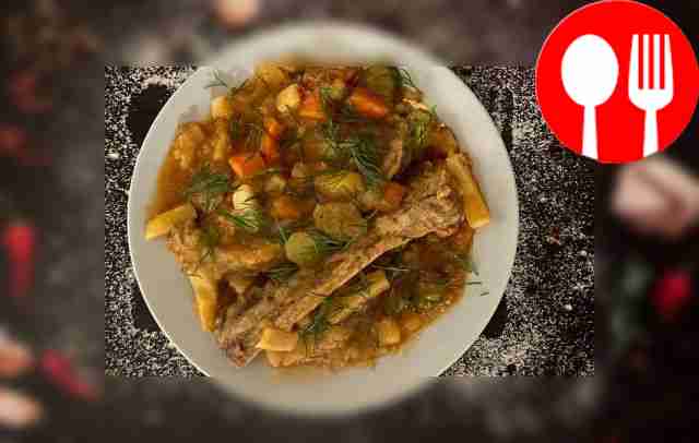 Homemade basics with ribs and vegetables