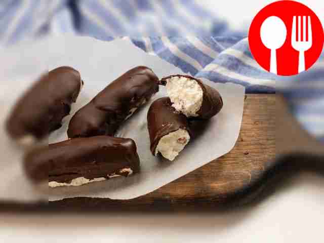 Глазированные творожные сырки с изюмом