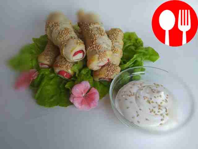 Простые крабовые палочки в слоеном тесте