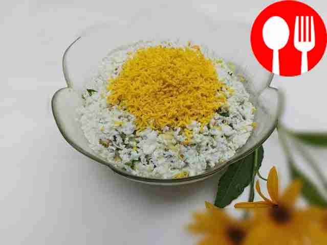 Подавайте салат на большом красивом блюде или...