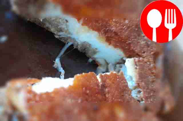 Яичница в хлебе с сырной корочкой