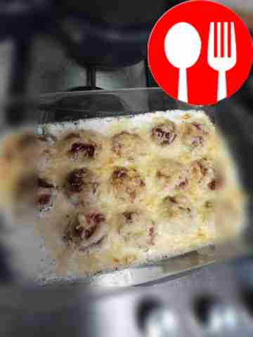 Фрикадельки в молочно-сметанном соусе