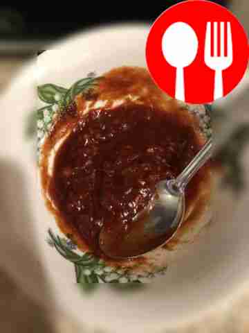 Готовьте соус: смешайте мед, томатную пасту и...