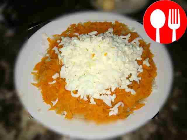 Finely chop the onion, pour a little herring...