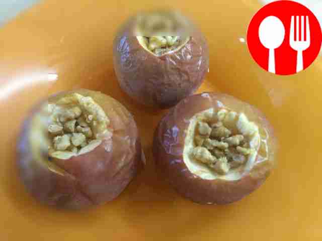 Запеченные яблоки с орехами и медом