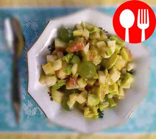 Фруктовый салат с авокадо