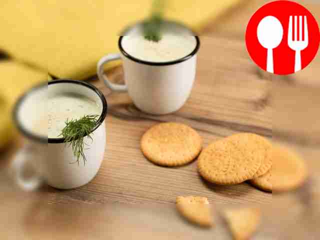 Огуречный ласси с зеленью и кунжутом