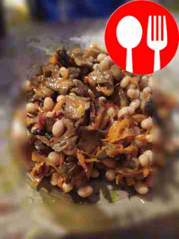 Warm salad with bacon and porcini mushrooms