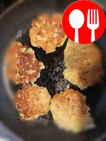 Обжаривайте готовые оладьи по 3–4 минуты с...