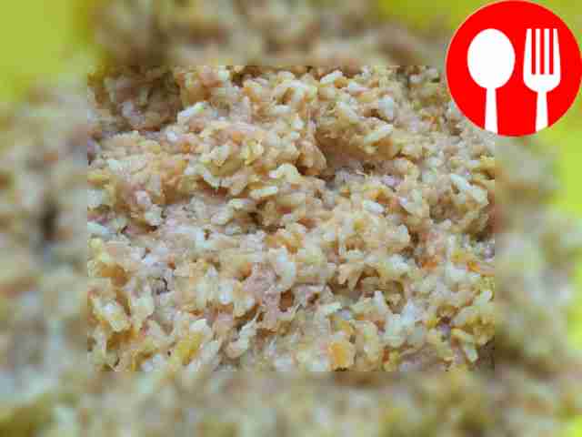 Mix boiled rice with minced meat, add salt,...