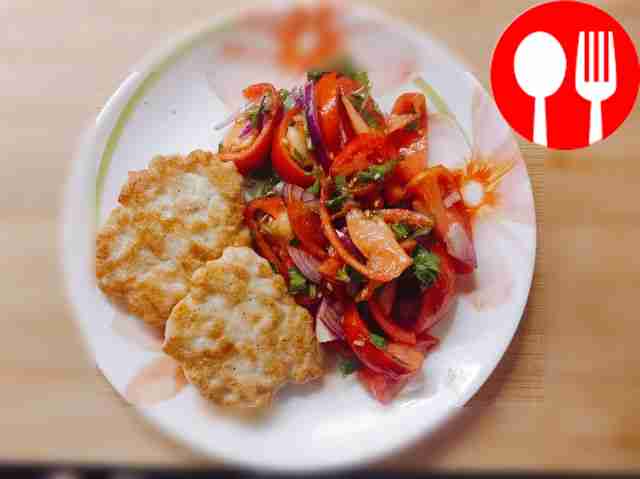 Spicy chicken fritters