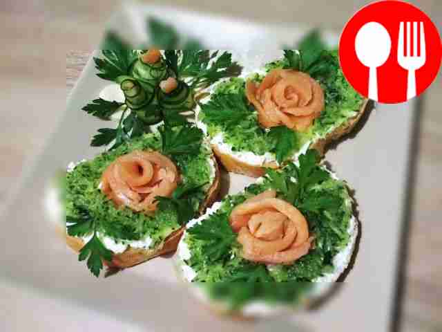 Изысканные бутерброды с красной рыбой и огурцом