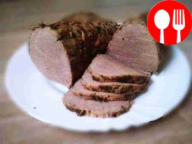 Порежьте готовое мясо на порционные кусочки...