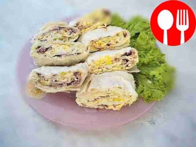 Витаминная закуска из лаваша с консервированной рыбой и зеленью
