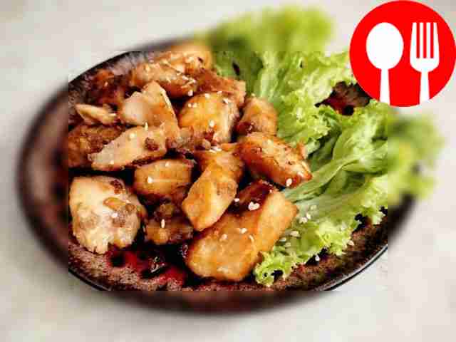 Spicy salmon with teriyaki and hot chili sauce