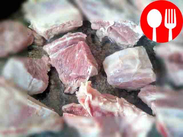 Возьмите сковороду с высокими бортами....