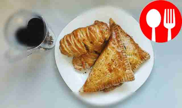 Ruddy puff pastry pies with meat