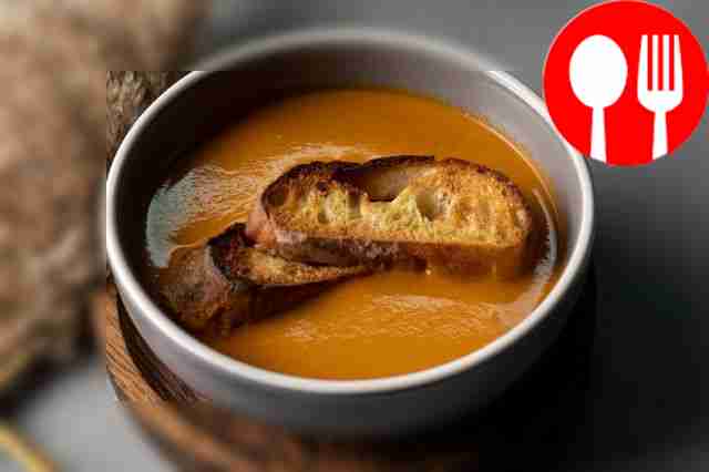 Bisque with shrimp, rum and fennel