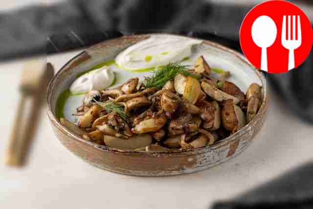 Жареный картофель с сезонными грибами