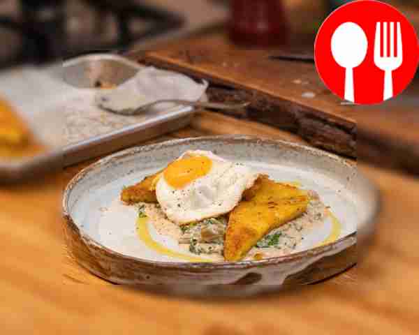 Polenta toast with creamed spinach and fried egg