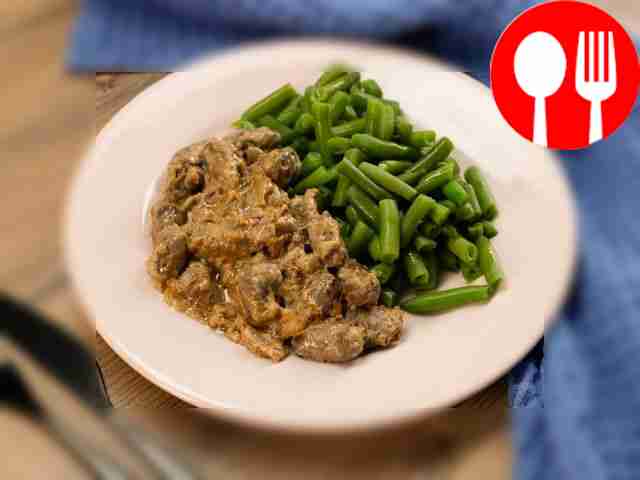 Тушеные куриные сердечки